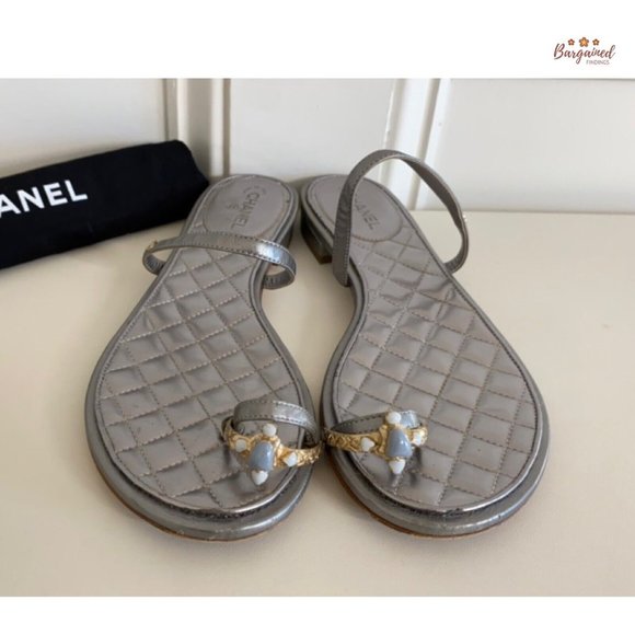 Authentic CHANEL Silver Leather Enamel Embellished Toe Ring Flat Sandals 37C - Picture 5 of 13